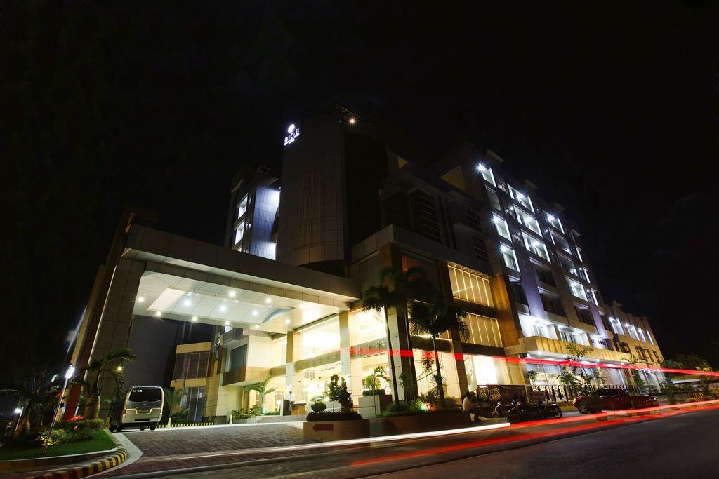 Big 8 Corporate Hotel Tagum Eksteriør billede