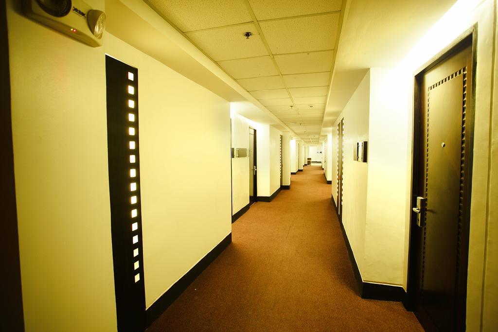 Big 8 Corporate Hotel Tagum Eksteriør billede