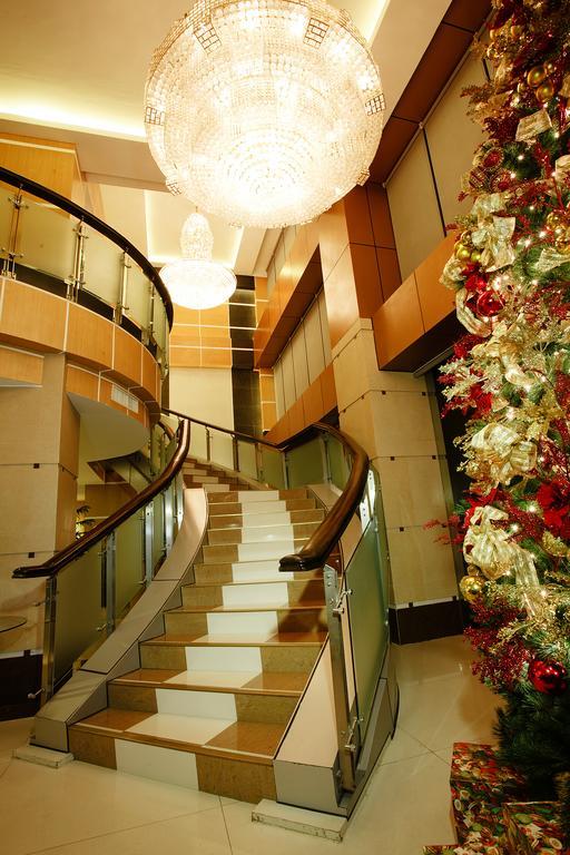 Big 8 Corporate Hotel Tagum Eksteriør billede