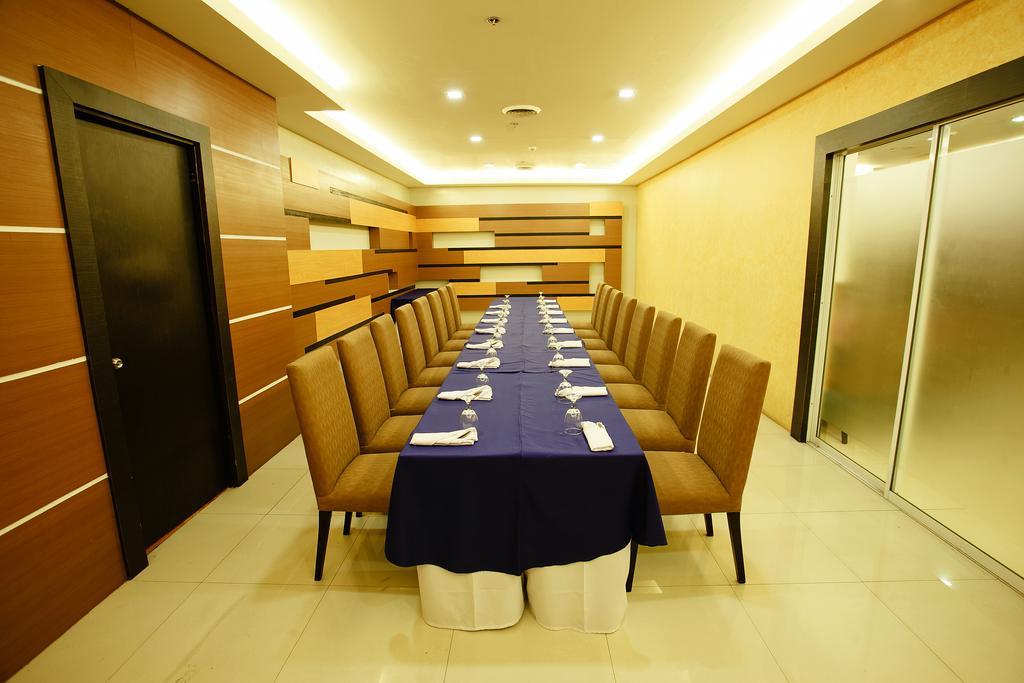 Big 8 Corporate Hotel Tagum Eksteriør billede