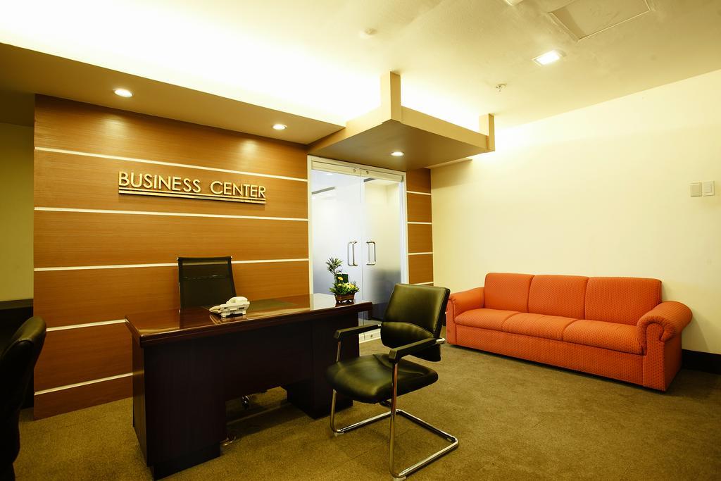 Big 8 Corporate Hotel Tagum Eksteriør billede