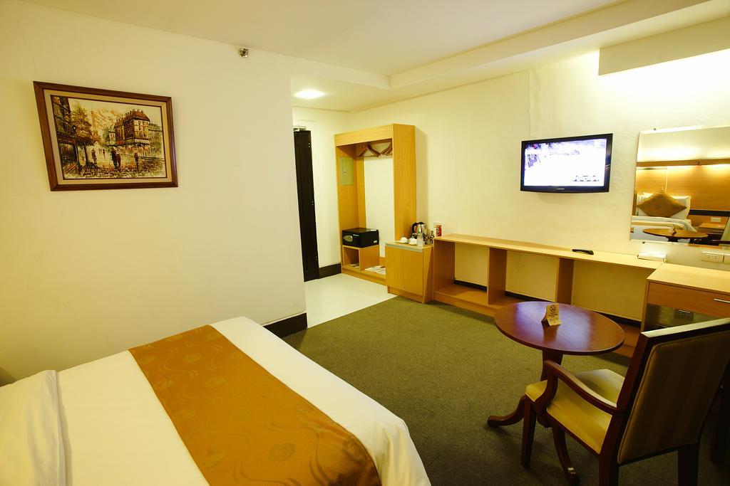 Big 8 Corporate Hotel Tagum Eksteriør billede