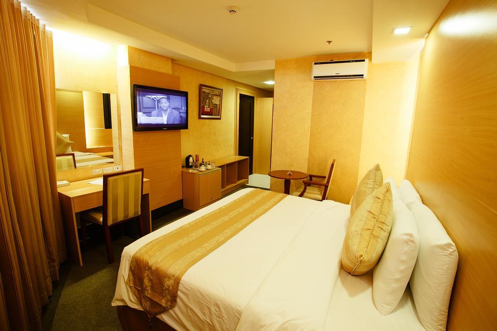 Big 8 Corporate Hotel Tagum Eksteriør billede