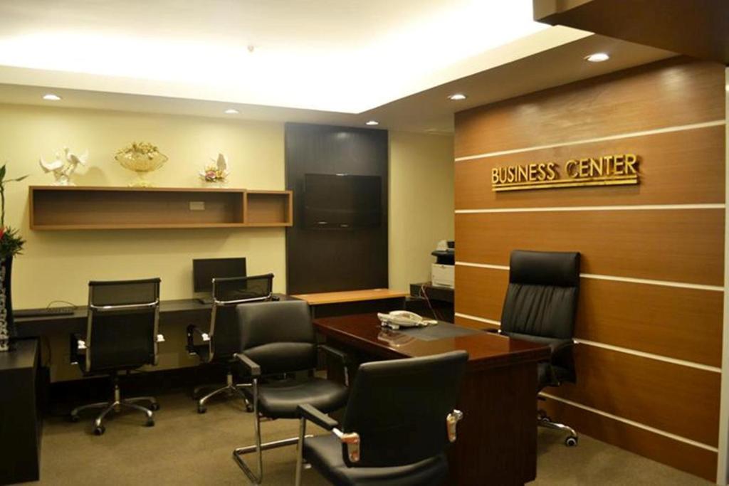 Big 8 Corporate Hotel Tagum Eksteriør billede