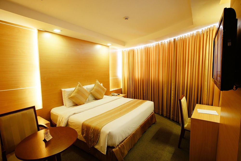 Big 8 Corporate Hotel Tagum Eksteriør billede