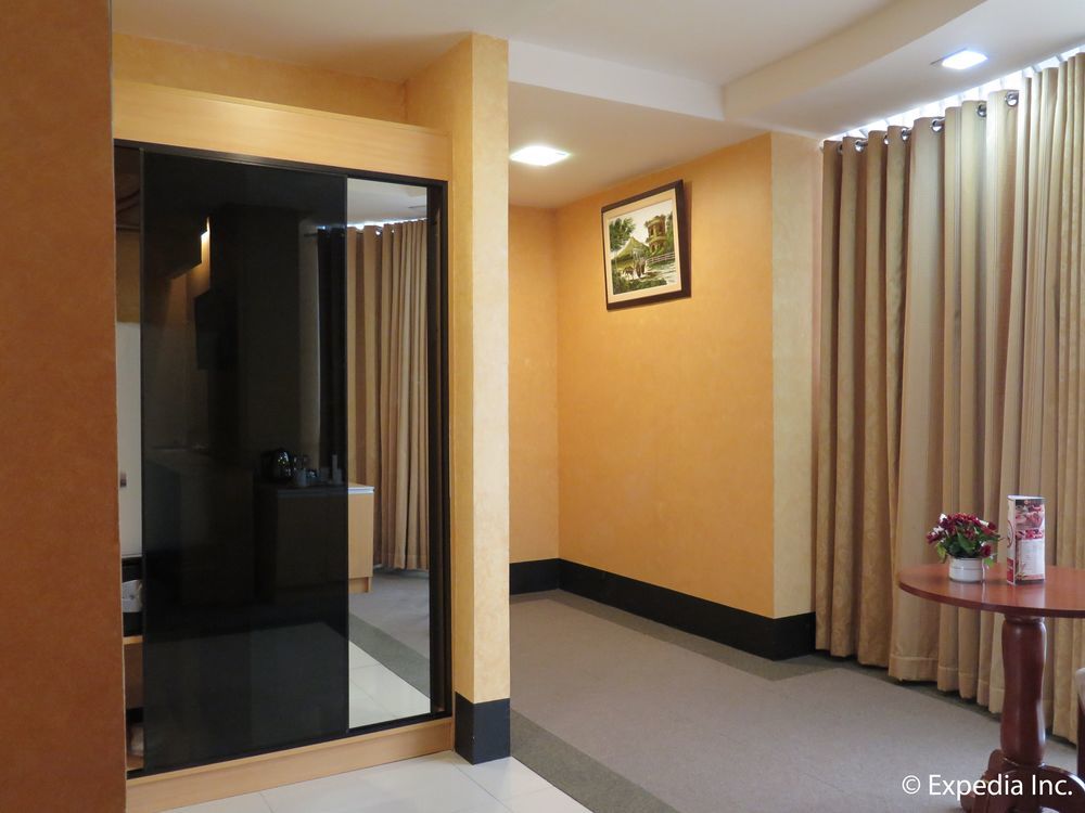 Big 8 Corporate Hotel Tagum Eksteriør billede