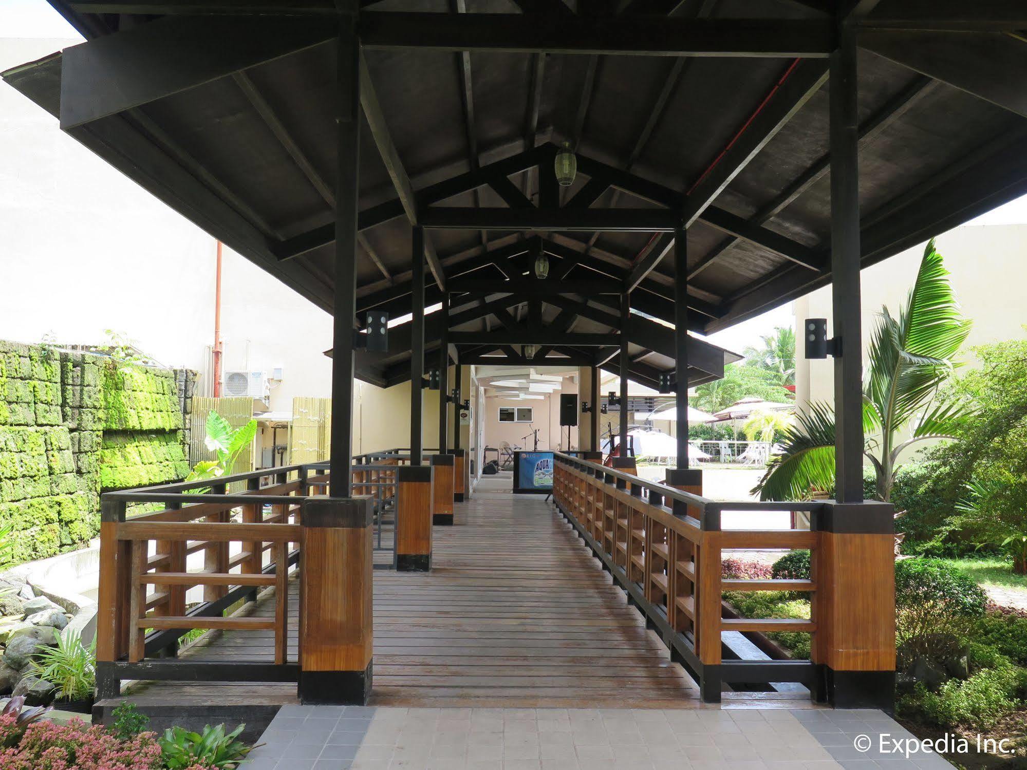 Big 8 Corporate Hotel Tagum Eksteriør billede