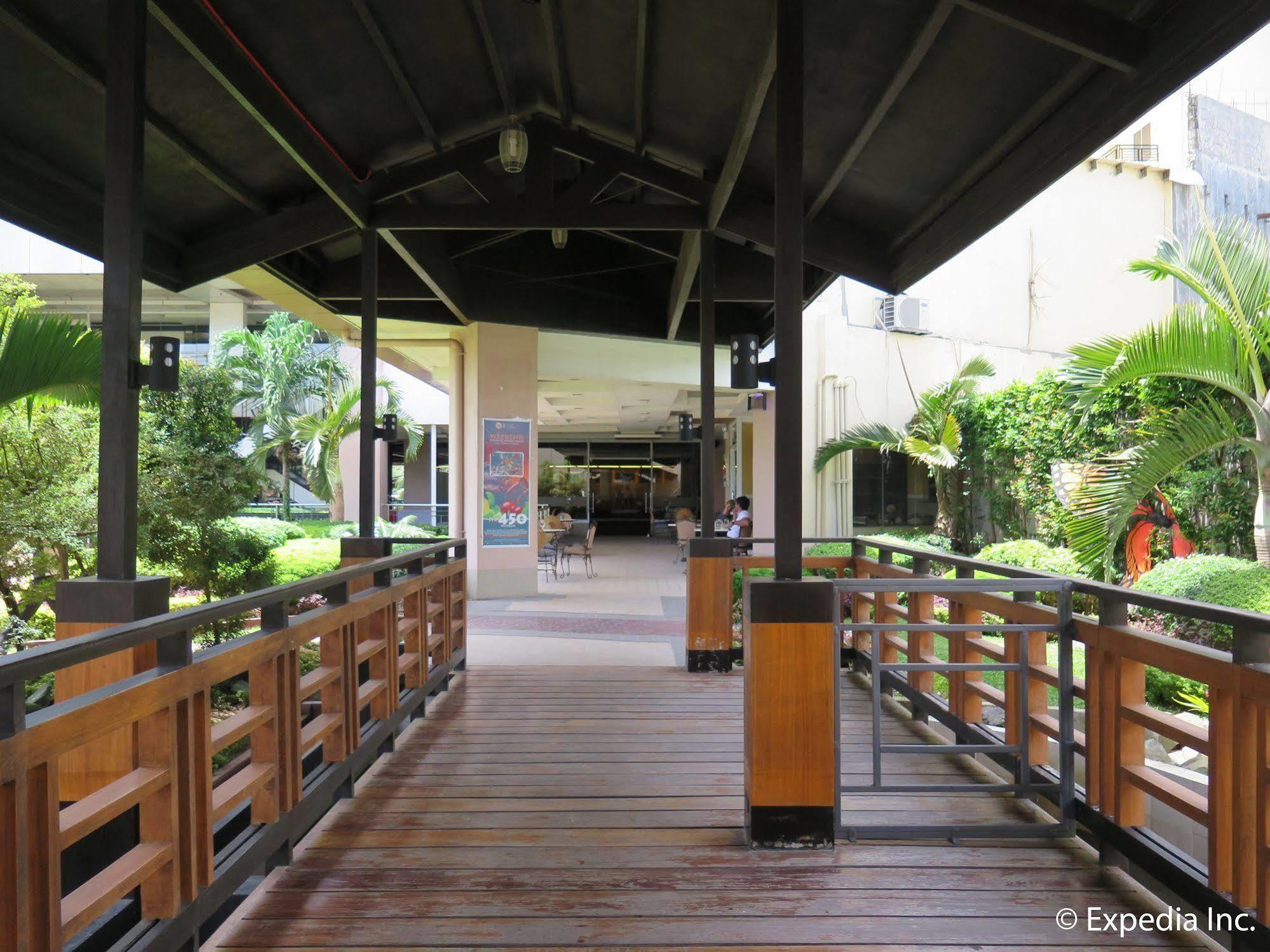 Big 8 Corporate Hotel Tagum Eksteriør billede